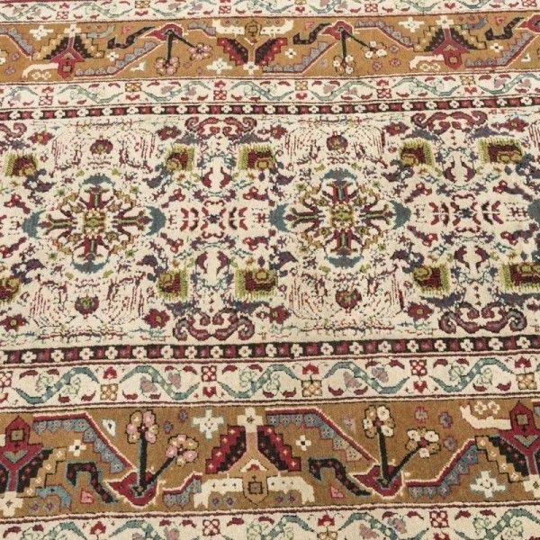 Antique Indian Rug. Agra Classic...