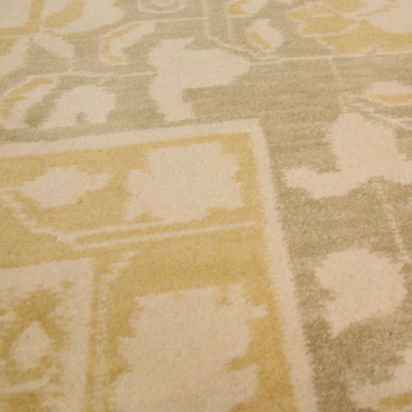 Agra Rug, Classic Design. 3,75 x 2,75 m