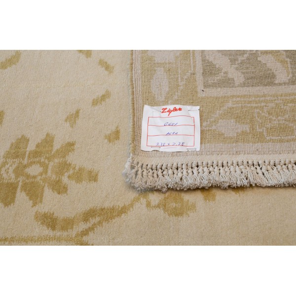 Agra Rug, Classic Design. 3,75 x 2,75 m