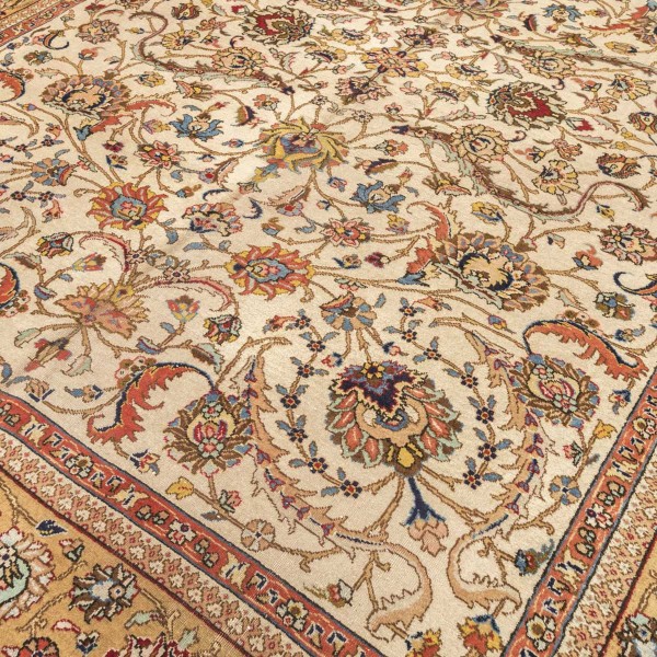 Alfombra Tabriz. Diseño Clásico...