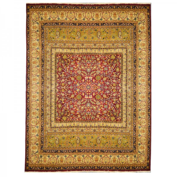 Saraug rug. Classic Persian Design....