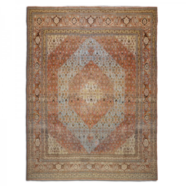 Persian Wool Rug. Classic Tabriz...