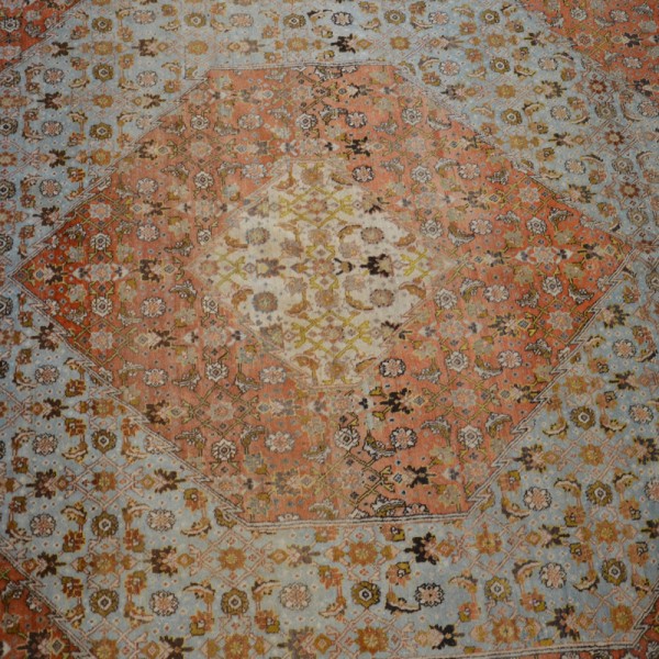 Persian Wool Rug. Classic Tabriz...