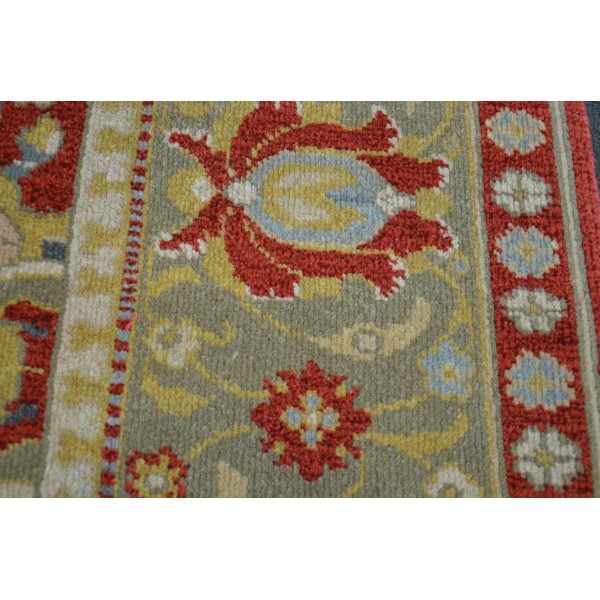 Agra India Rug. 3.20 x 2.30 m