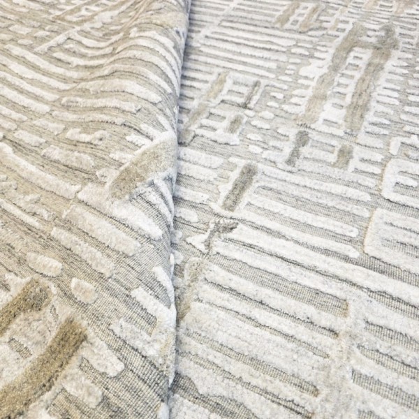 Modern rug  3.00 x 2.50 m.